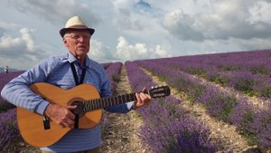 "Я люблю лаванду". Песня на слова Елены Головановой, записана на поле у посёлка Тургеневка, Крым