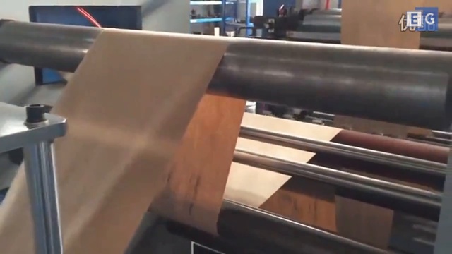 Линия для производства бумажных пакетов для продуктов ZNYJ-300 смотреть онлайн