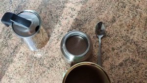 Как приготовить кофе в гейзерной кофеварке. Пошаговая инструкция