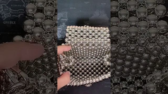 Сумка из круглых бусин баленсиага #pearlbeadbag #сумкаизбусин  #сумочкаизбусин #handmade #beadbag