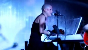 Марина Черкунова ( ТОТАЛ ) - Отвернись (live).mp4