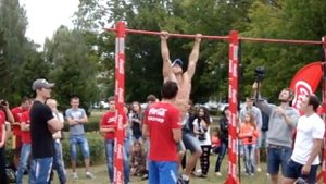 Евгений Лось 16 раз   подтягивания +32 кг Street Workout Бобруйск  03 07 14 г