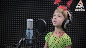 "Маленькой елочке не холодно зимой" (Варя Скрипкина)