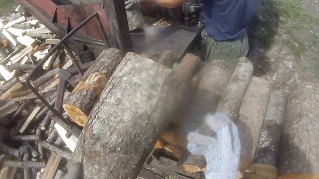 Дровокол- За сколько Расколит 10 куб Ольхи? +Расход солярки смотреть онлайн
