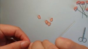 Маленькие розочки из фоамирана