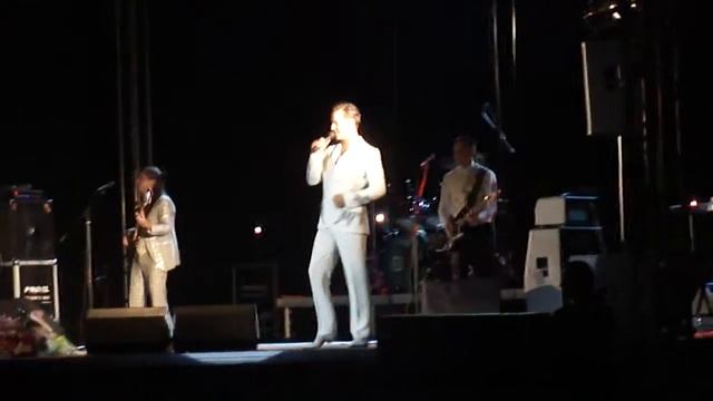 Vitas (Витас) "Птица счастья". В маленьком городке на стадионе.