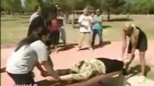 Фокус с разрыванием человека да две части