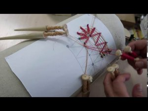 Плетение на коклюшках. Урок 13. Вилюшка. Продолжение.