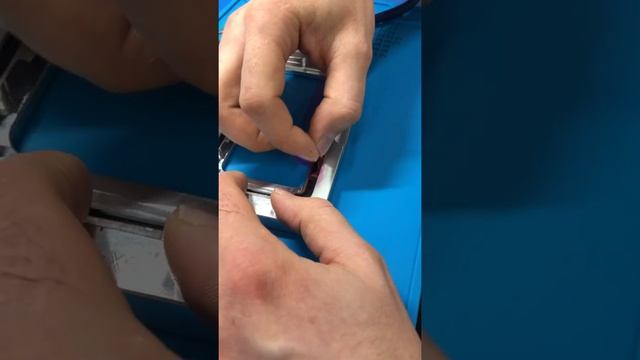 Замена очень в крошку разбитого стекла на iPhone X смотреть онлайн