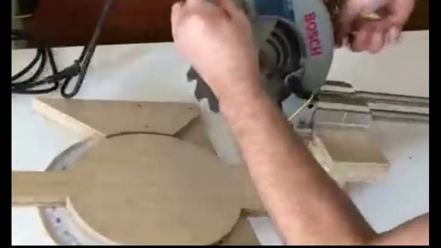 Как сделать торцовую пилу углорез своими руками из пчелки. смотреть онлайн