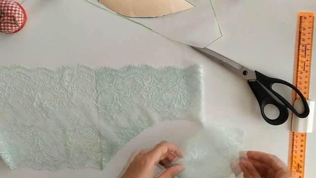 Пошив комплекта белья на мягкой чашке. Часть 1. Раскрой смотреть онлайн