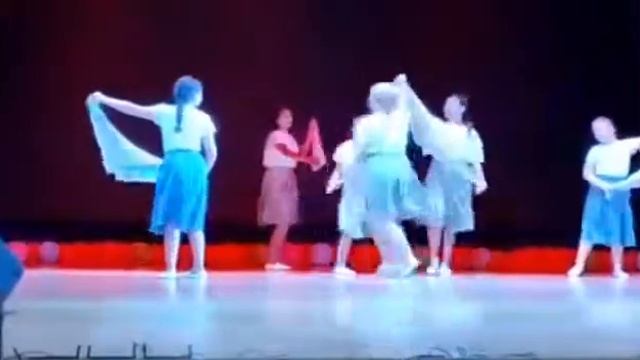 Танец "Ах эти тучи в голубом"  с.Зензели. группа "Шаг вперёд "