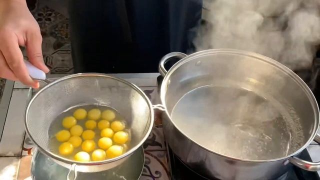 Как сварить перепелиные яйца. Готовим 20 пашотов одновременно! Лайфхак