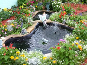 Красивый водоём на участке своими руками