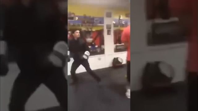 Диванные бойцы Новое видео уже на канале #бокс #boxing #мма #mma #чудаки