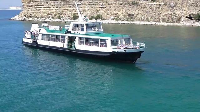 Паром в Севастополе через бухту. смотреть онлайн