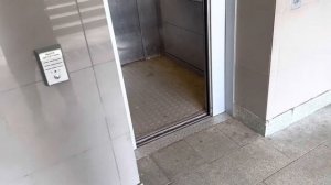 Лифты в подземном переходе на Волоколамском шоссе, в городе Москва // 21 июня 2023 года