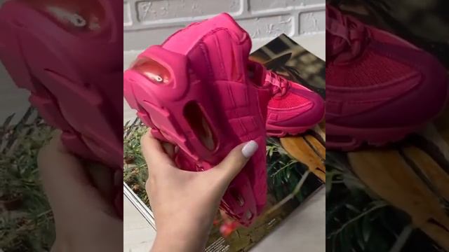 Nike Air Max 95 ярко розовые