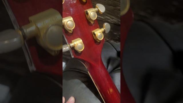 Conociendo una Gibson Les Paul Custom 1992 смотреть онлайн