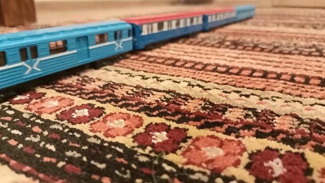 отправление метро поезда 81-717/714.5 номерной на станции коломенская смотреть онлайн