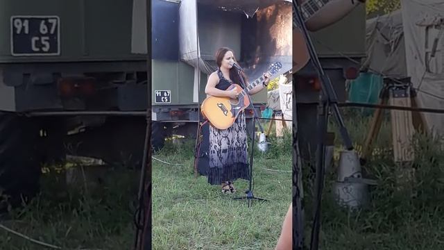 Співачка яка зігріває сердця солдат ч.1 смотреть онлайн