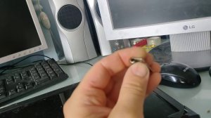 Что делать, если сломались крепления монитора ноутбука?