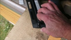 Нейлер GSK 18 V-LI - три обоймы гвоздей в магазине