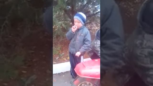 Куда смотрят родители этого ребёнка??? смотреть онлайн