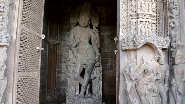 Каджурахо. Прогулка по храму смотреть онлайн