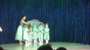 Шок! Маленькие девочки танцуют балет!