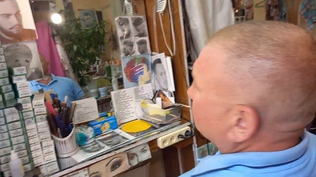 Постриглись под стрижку Цезарь. смотреть онлайн