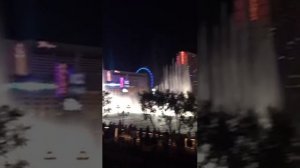 Шоу фонтанов у отеля Bellagio Лас-Вегас