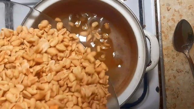 КОЗИНАКИ из АРАХИСА ЗА 10 МИНУТ. Самый простой рецепт приготовления козинаков. Козинаки к чаю смотреть онлайн