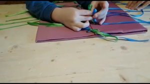 Учимся завязывать бантики. Метод Монтессори.