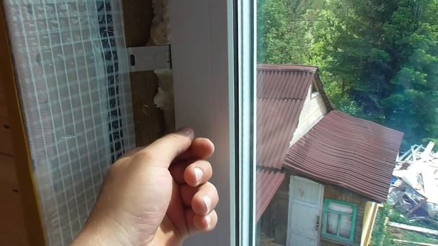 Проклейка пароизоляции по окнам. Отделка оконных проемов.