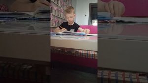 Вот почему дети долго делают уроки!!!