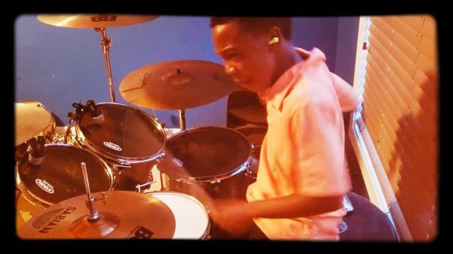 10 YEAR OLD AMAZING METRONOME BEATS смотреть онлайн