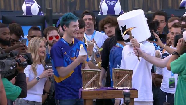 ТОП 10 ЗНАМЕНИТОСТЕЙ ПОМЕШАННЫХ НА FORTNITE смотреть онлайн