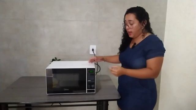 VALE A PENA COMPRAR O MICROONDAS MIDEA 20 L ?? смотреть онлайн