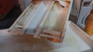 ЧЕМ ПОЧИСТИТЬ ЛОТОК СТИРАЛЬНОЙ МАШИНЫ ОТ РЖАВЧИНЫ?