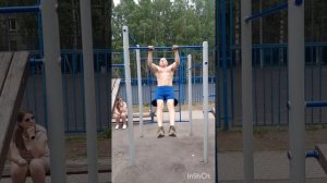 Это дворовый атлетизм !!! 💪💪💪 Идеальный способ держать свое тело в тонусе !!! Самое то кому за 40