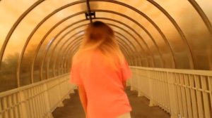 танец волос Garnier