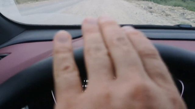 Едем по грунтовой дороге на Джили Кулрей, Geely coolray, 2021 год, комплектация flagship. смотреть онлайн