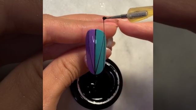 Самая легкая геометрия на ногтях / гель паутинка в дизайне ногтей/ быстрая геометрия на ногтях смотреть онлайн