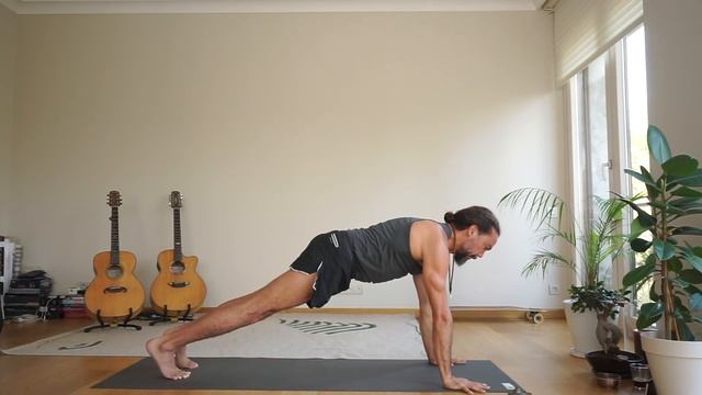 10-Minute Anytime Yoga Flow смотреть онлайн