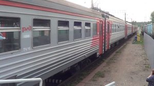 ЭТ2Л-027 подаётся под посадку на станцию Кузнечное