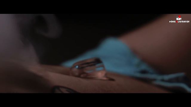 Girl and Hookah by Denis Elistratov смотреть онлайн