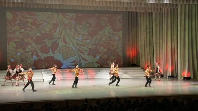 Театр детского танца 'Орленок' 'На прогулке'
