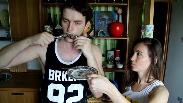 КАК ПРАВИЛЬНО ЕСТЬ ОРЕХИ ✔ Смотри и учись! смотреть онлайн