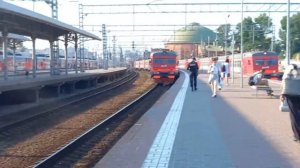 ЭТ2М-100 отправляется с станции Ленинградский вокзал ЭТ2М-104 прибывает на Ленинградский вокзал